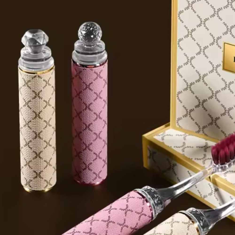 Elegant Bougie Toothbrushes - Picture 3 of 4